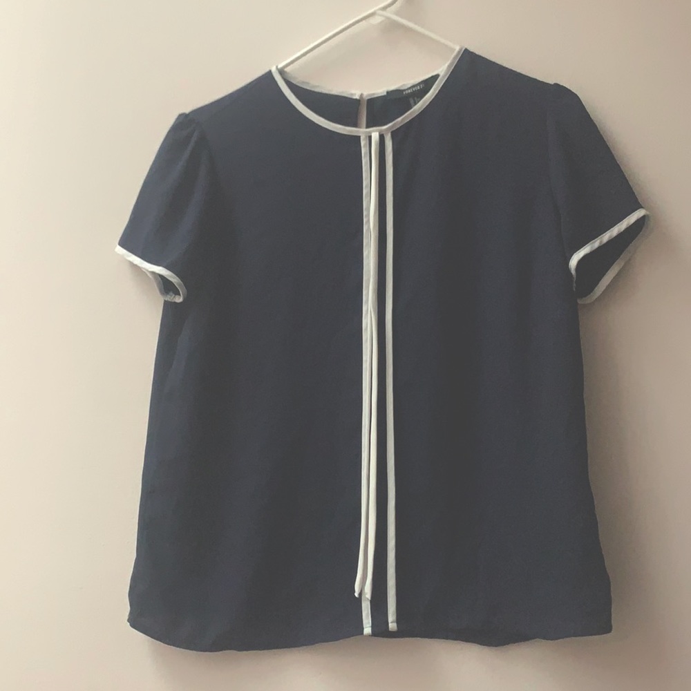 Forever 21 size Small Top in Navy blue